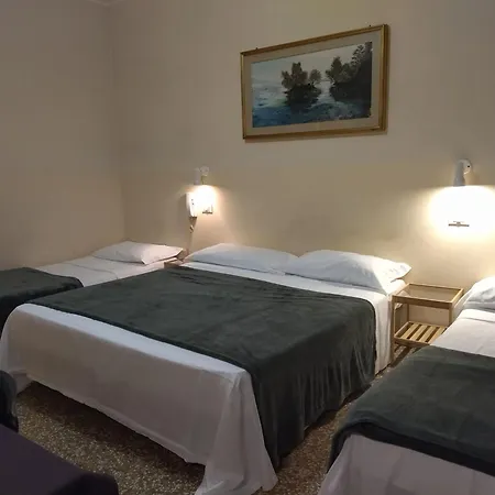 特伦托旅馆 3*
